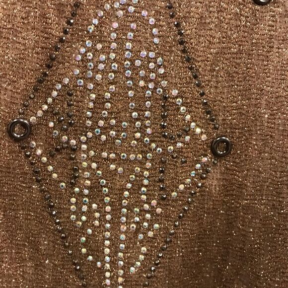 Rhinestones embellished cross short sleeve top - Picture 3 of 11